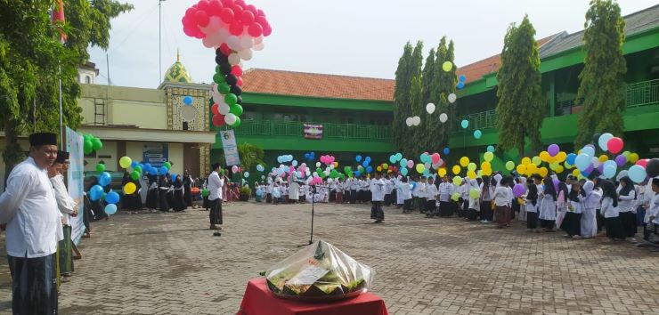 Meriah, Gebyar Harlah ke-68 Madrasah Tsamrotul Ulum Tajungwidoro, Mengare Gresik