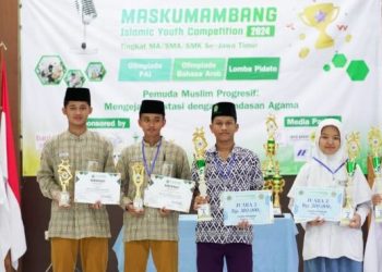 Kemenag Gresik Apresiasi Santri MA Refah Islami yang Borong Piala di Olimpiade PAI & Bahasa Arab Tingkat Jatim