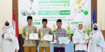 Kemenag Gresik Apresiasi Santri MA Refah Islami yang Borong Piala di Olimpiade PAI & Bahasa Arab Tingkat Jatim