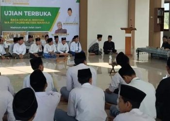 Unjuk Kemampuan, Santri Kelas X MA Refah Islami Jalani Ujian Terbuka Baca Kitab
