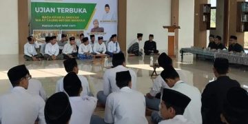 Unjuk Kemampuan, Santri Kelas X MA Refah Islami Jalani Ujian Terbuka Baca Kitab
