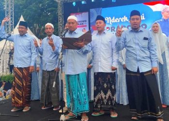 Pengasuh Ponpes Bumi Sholawat Deklarasi Menangkan Prabowo-Gibran Satu Putaran