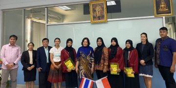 Guru dan Siswa SMA Negeri 1 Krian Ikuti Program Belajar TGBC Thailand