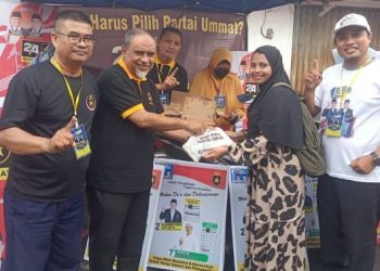 Di-Support Caleg Partai Ummat, Relawan AMIN Gresik Gelar Pesta Rakyat dan Bazar UMKM di Sepanjang Jl. KH Zubair