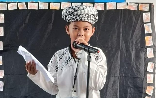 Waow … Saat Ujian Praktik, Siswa SD Kreatif Menganti ini Bergaya ala Tokoh Muhammadiyah