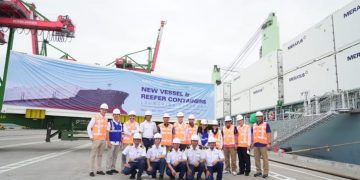 Kapal Milik Meratus MV Cilegon Sandar Perdana di Terminal Teluk Lamong