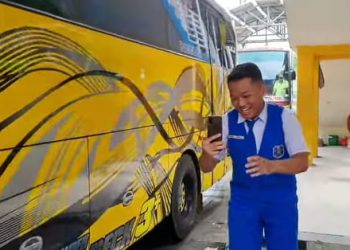 Siswa SMP Muhammadiyah 2 Taman Dapat Makna Kehidupan Jadi ‘Kernet’ Bus