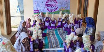 Anak-Anak KB-TK Nufi Lakukan Kunjungan Produk Lokal Sidoarjo