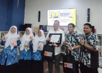 Kembangkan Budaya Literasi, SPEMUPAT Kunjungi Perpusda Gresik
