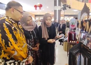 Kepala Dinas Pendidikan Jatim Apresiasi Pemeran Busana Karya Siswa SMKN 1 Buduran