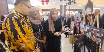 Kepala Dinas Pendidikan Jatim Apresiasi Pemeran Busana Karya Siswa SMKN 1 Buduran