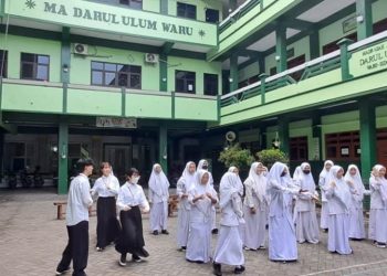 Siswa MA Darul Ulum Waru Antusias Sambut Kehadiran Japan Foundation