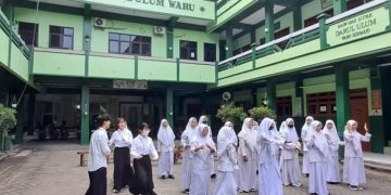 Siswa MA Darul Ulum Waru Antusias Sambut Kehadiran Japan Foundation