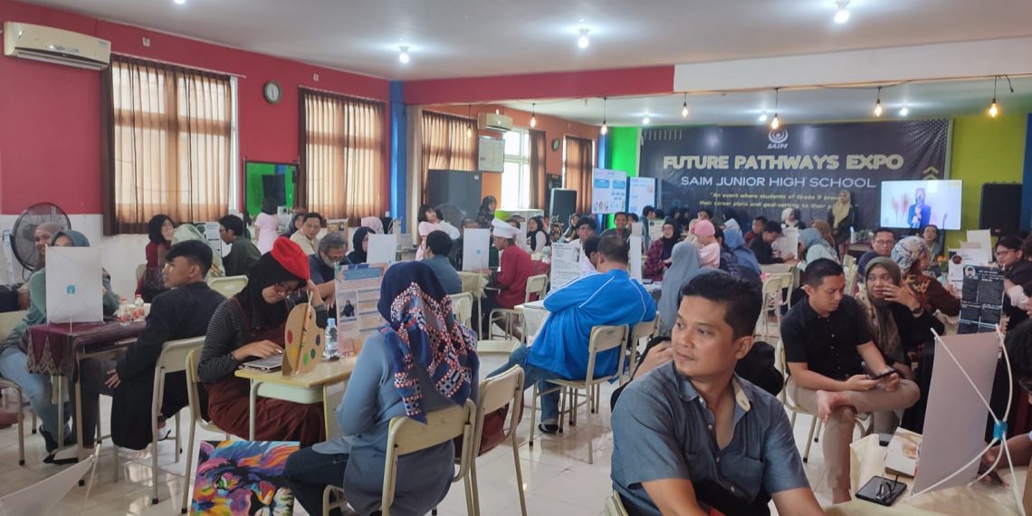 Siswa SMP SAIM Persentasi Rencana Karier di Hadapan Orang Tuanya