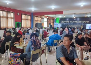 Siswa SMP SAIM Persentasi Rencana Karier di Hadapan Orang Tuanya