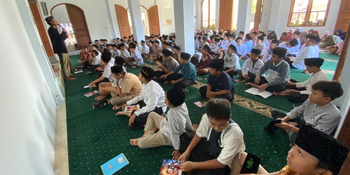 250 Siswa SDI Magetan Nyantri di Ponpes Miftahul Nurul Huda