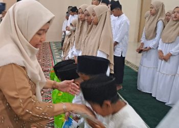 Anak-anak Yatim Piatu Al Firdaus Doakan SMK Antartika 2  Sidoarjo