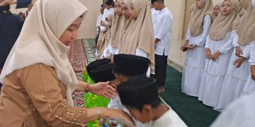 Anak-anak Yatim Piatu Al Firdaus Doakan SMK Antartika 2  Sidoarjo