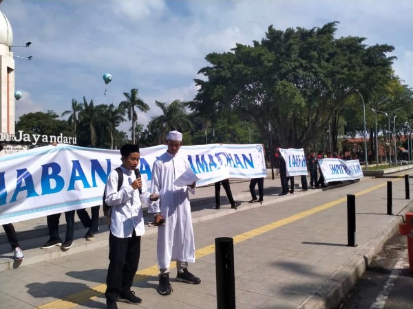 Siswa SMPIT Insan Kamil Ingatkan Masyarakat Ramadhan Telah Tiba