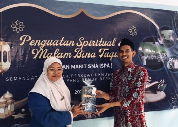 Melihat Malam Penguatan Spiritual di SMA Islam Parlaungan