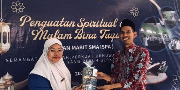 Melihat Malam Penguatan Spiritual di SMA Islam Parlaungan