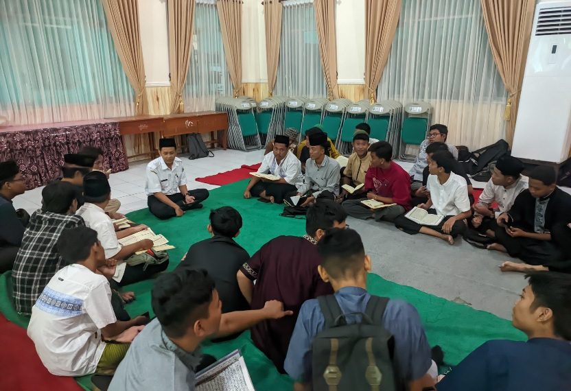 Menumbuhkan Karakter Siswa SMA Negeri 2 Lakukan Gerakan One Day One Juz