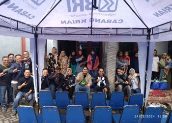 BRI Kanca Krian Bagikan Bingkisan Lebaran Kepada Warga Sekitarnya