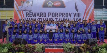 Bupati Gresik Serahkan Reward Rp 9,2 Miliar kepada Atlet Peraih Medali Proprov 2023