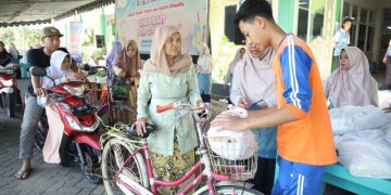 Yayasan Al Muslim Jatim Salurkan Ribuan Paket Sembako Secara Drive Thru