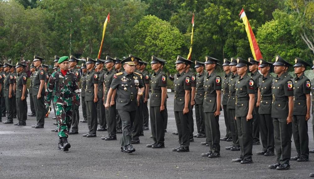 Pangdam Mayjen TNI Rafael Granada Baay Lantik 102 Siswa Tamtama