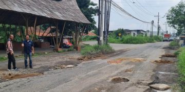 Warga Dukung Gus Muhdlor Tuntaskan Masalah Jalan Rusak dengan Betonisasi  