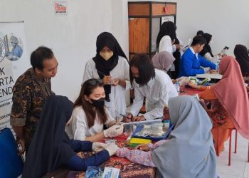 SMK Takia Lakukan Pemeriksaan Kesehatan Masyarakat Secara Gratis