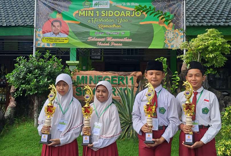 Siswa MIN Sidoarjo Borong Piala ‘Islamic Festival 2024’ SMP Sepuluh Nopember