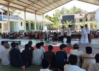 SMAN 1 Taman Wujudkan Siswanya Beraklakul Karimah di Ponpes Daru Ulil Albab 
