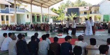 SMAN 1 Taman Wujudkan Siswanya Beraklakul Karimah di Ponpes Daru Ulil Albab 
