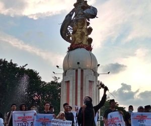 GMSB Bersama BEM Umsida Gelar Unjukrasa, Tuntut KPK Segera Tetapkan Status Bupati Dalam Kasus Korupsi BPPD Sidoarjo