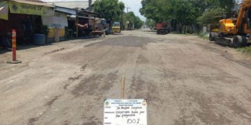 Pemkab Gresik Komitmen Perbaiki Jalan Rusak, Warga: Jangan Hanya Tambal Sulam