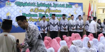 Hadirkan Ratusan Anak Yatim Piatu, SMK PGRI Gresik Gelar Doa Bersama Kekasih Rasulullah
