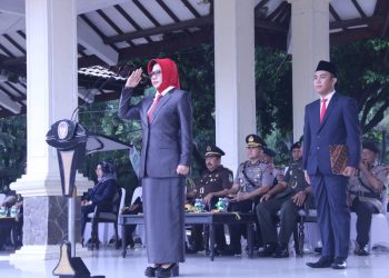 Diguyur Gerimis, Pemkab Sidoarjo Tetap Semangat Gelar Upacara Peringatan Hari Otonomi Daerah Ke-XXVIII