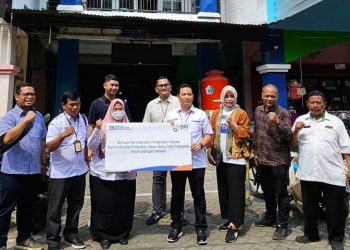 BRI Branch Office Sidoarjo Beri Bantuan 70 Stand Togu di Pasar Larangan