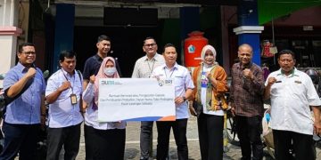 BRI Branch Office Sidoarjo Beri Bantuan 70 Stand Togu di Pasar Larangan