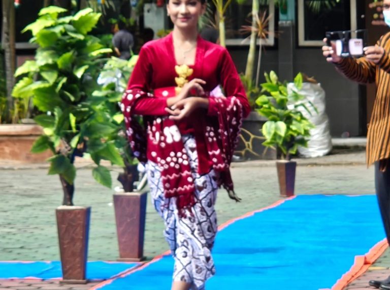 Kartini SMPN 4 Sidoarjo Luwes Dalam Penampilan Terampil Dalam Kegiatan