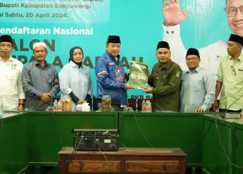 Datangi Kantor PKB Banyuwangi, Michael Ambil Formulir Cawabup, Berharap Duet dengan Gus Munib