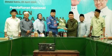 Datangi Kantor PKB Banyuwangi, Michael Ambil Formulir Cawabup, Berharap Duet dengan Gus Munib