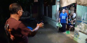 Tengah Malam Cak Ji Terjun di Lokasi Genangan Simo Katrungan