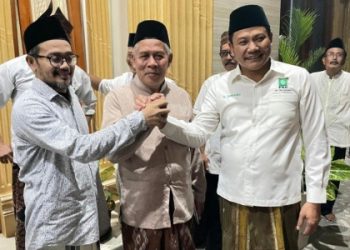 Buka Puasa Bersama KH. Marzuki Mustamar, Ketua PKB Deklarasikan Diri Maju Sebagai Calon Bupati Sidoarjo