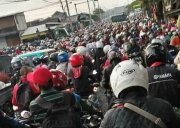 Angkutan Massal; Ikhtiar Konkret Mengurai Simpul Kemacetan dan Hidup Sehat Minim Polusi