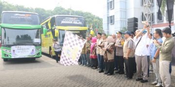 Pemkab Gresik Berangkatkan 18 Bus Mudik Gratis, Angkut 1.030 Penumpang