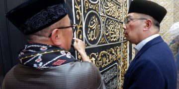 Ridwan Kamil dan Buya Yahya Melihat Kiswah, Jejak Keagungan Ka’bah yang Menyentuh Jakarta