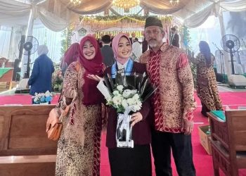 Gisha Syauqil Ar Rahma Jadi CJH Termuda Asal Kediri, Usianya Baru 18 Tahun